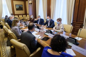 Боротьба з корупцією в Україні є принциповою позицією для чинної влади, і ми не звернемо з цього шляху – Андрій Єрмак на зустрічі з послами країн G7 Боротьба з корупцією в Україні є принциповою позицією для чинної влади, і ми не звернемо з цього шляху – Андрій Єрмак на зустрічі з послами країн G7