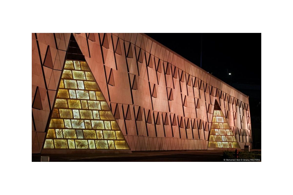 У Каїрі відкрили Великий Єгипетський музей У Каїрі відкрили Великий Єгипетський музей