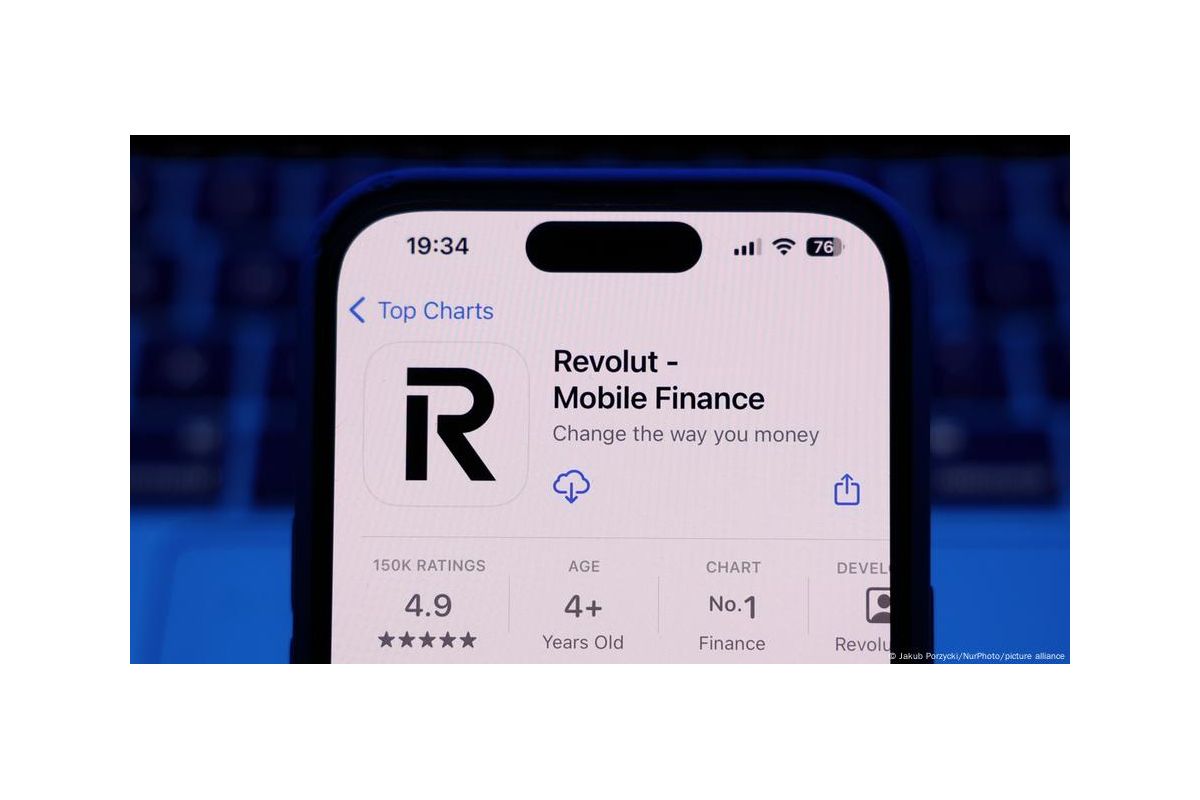 Банк Revolut почав блокувати рахунки росіян у Європі Банк Revolut почав блокувати рахунки росіян у Європі