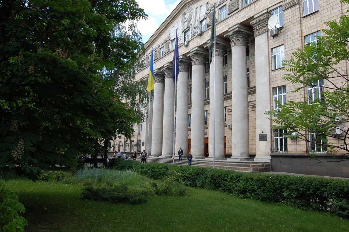 Київський Національний Економічний Університет запрошує абітурієнтів на День відкритих дверей Київський Національний Економічний Університет запрошує абітурієнтів на День відкритих дверей