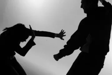 ​На Херсонщині засуджено до 2 років позбавлення волі чоловіка за домашнє насильство