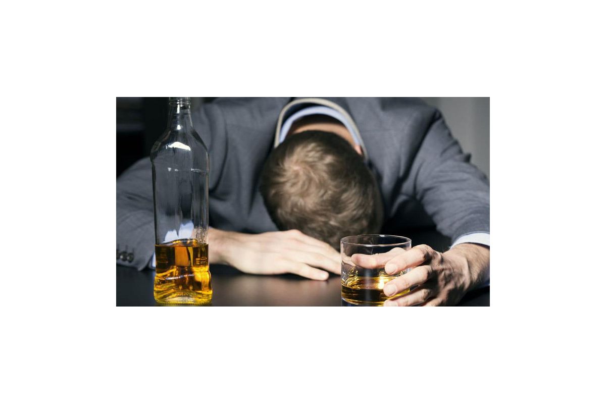 Алкогольна залежність в Україні Алкогольна залежність в Україні