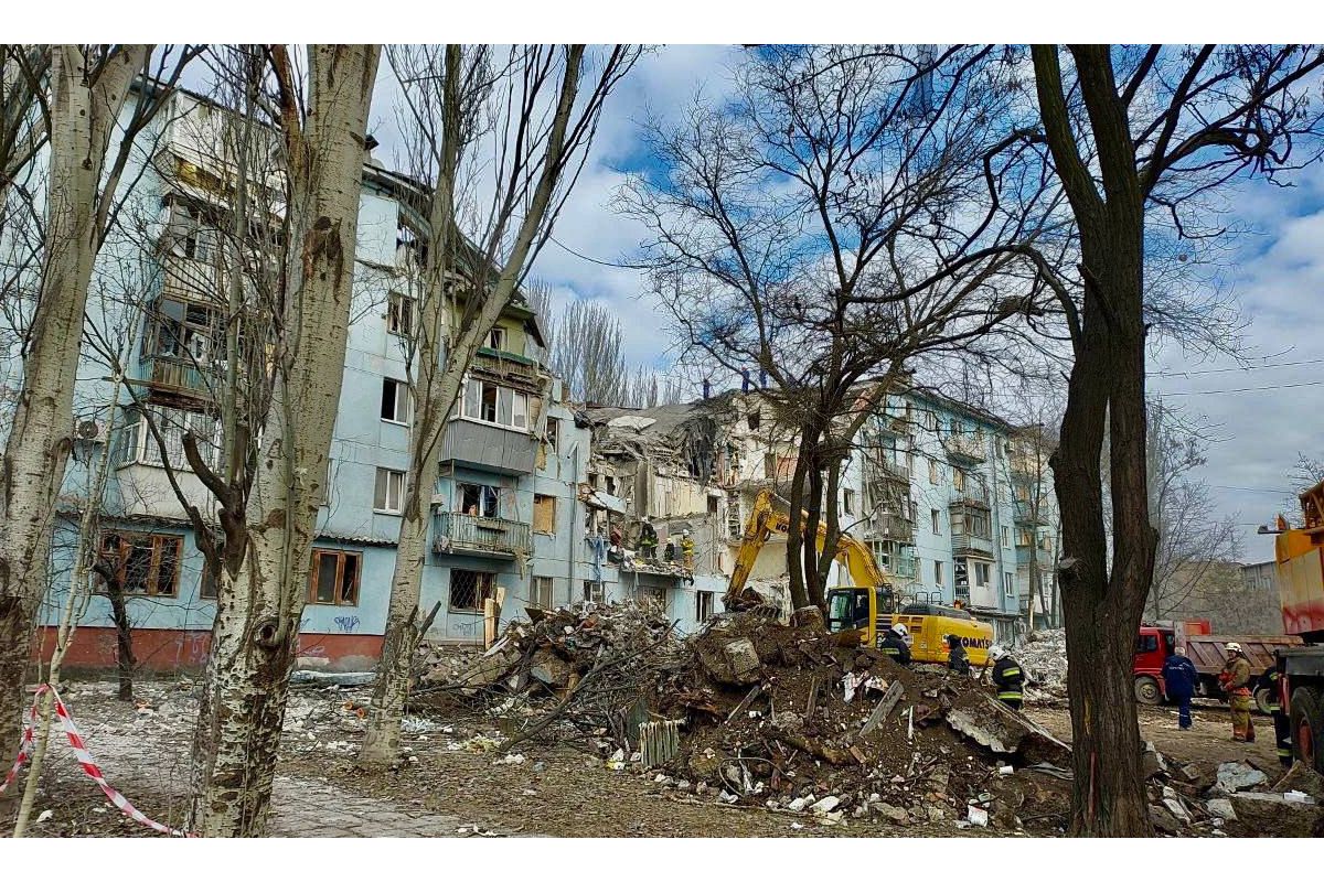 Кількість людей, які загинули внаслідок учорашнього ракетного удару по п‘ятиповерховому житловому будинку, на жаль, вже зросла до п‘яти, - повідомив Анатолій Куртєв Кількість людей, які загинули внаслідок учорашнього ракетного удару по п‘ятиповерховому житловому будинку, на жаль, вже зросла до п‘яти, - повідомив Анатолій Куртєв