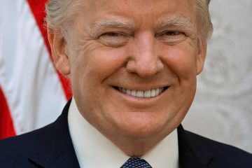 Президент Сполучених Штатів Америки Дональд Трамп вдруге пройшов тест на коронавірус й отримав негативний результат Президент Сполучених Штатів Америки Дональд Трамп вдруге пройшов тест на коронавірус й отримав негативний результат