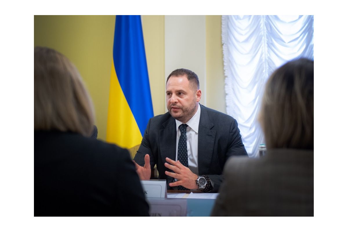 Наша мета - повернути всіх громадян з полону. Така наша позиція – Андрій Єрмак Наша мета - повернути всіх громадян з полону. Така наша позиція – Андрій Єрмак