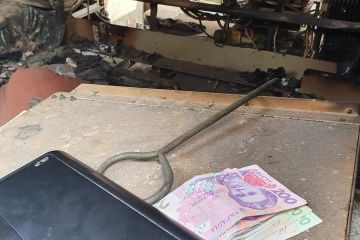 Українські захисники захопили трофейний БТР окупантів Українські захисники захопили трофейний БТР окупантів