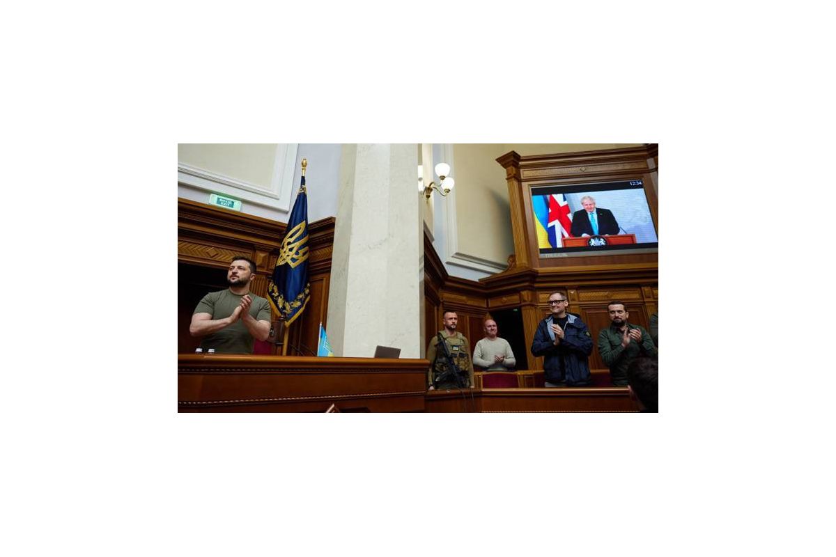 Російське вторгнення в Україну : Зеленський вперше з початку війни звернувся до депутатів Верховної Ради Російське вторгнення в Україну : Зеленський вперше з початку війни звернувся до депутатів Верховної Ради