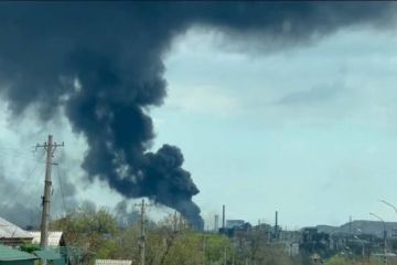 Російське вторгнення в Україну : росіяни намагаються прорватися на територію «Азовсталі» Російське вторгнення в Україну : росіяни намагаються прорватися на територію «Азовсталі»