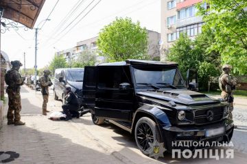 Поліцейські затримали зловмисника, який сприяв виготовленню підробних медичних довідок про непридатність до військової служби Поліцейські затримали зловмисника, який сприяв виготовленню підробних медичних довідок про непридатність до військової служби