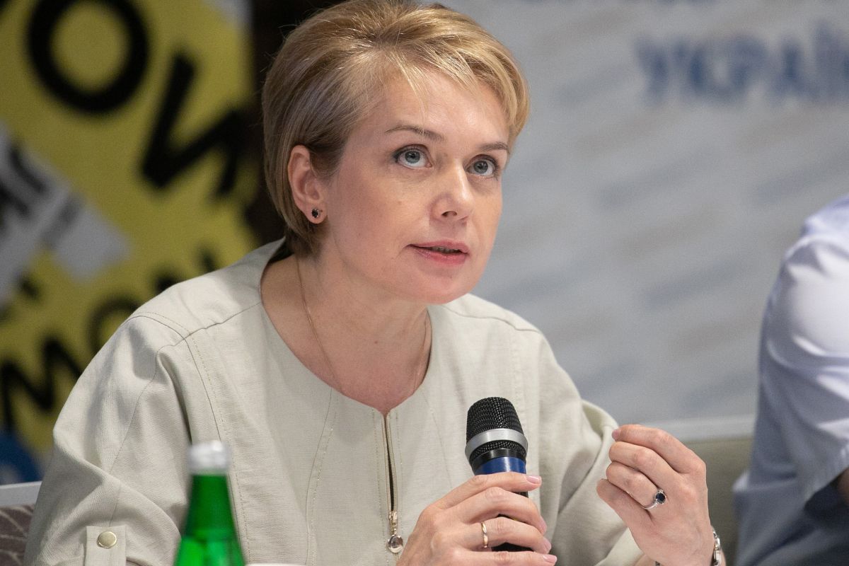 МОН контролюватиме працевлаштування випускників вишів МОН контролюватиме працевлаштування випускників вишів