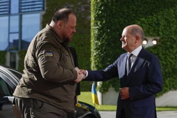 Стефанчук зустрівся з Шольцем і обговорив постачання зброї з Німеччини Стефанчук зустрівся з Шольцем і обговорив постачання зброї з Німеччини