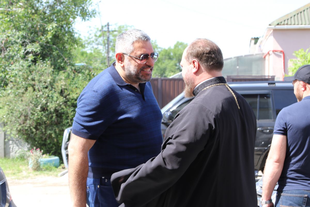 Арутюнян Еміль Карленович: меценат бере активну участь у духовному житті Дніпра та захисті незалежності України Арутюнян Еміль Карленович: меценат бере активну участь у духовному житті Дніпра та захисті незалежності України