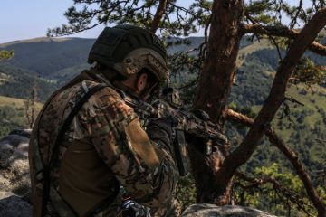 Воїни українських ССО відпрацьовують свої навички в Карпатах Воїни українських ССО відпрацьовують свої навички в Карпатах