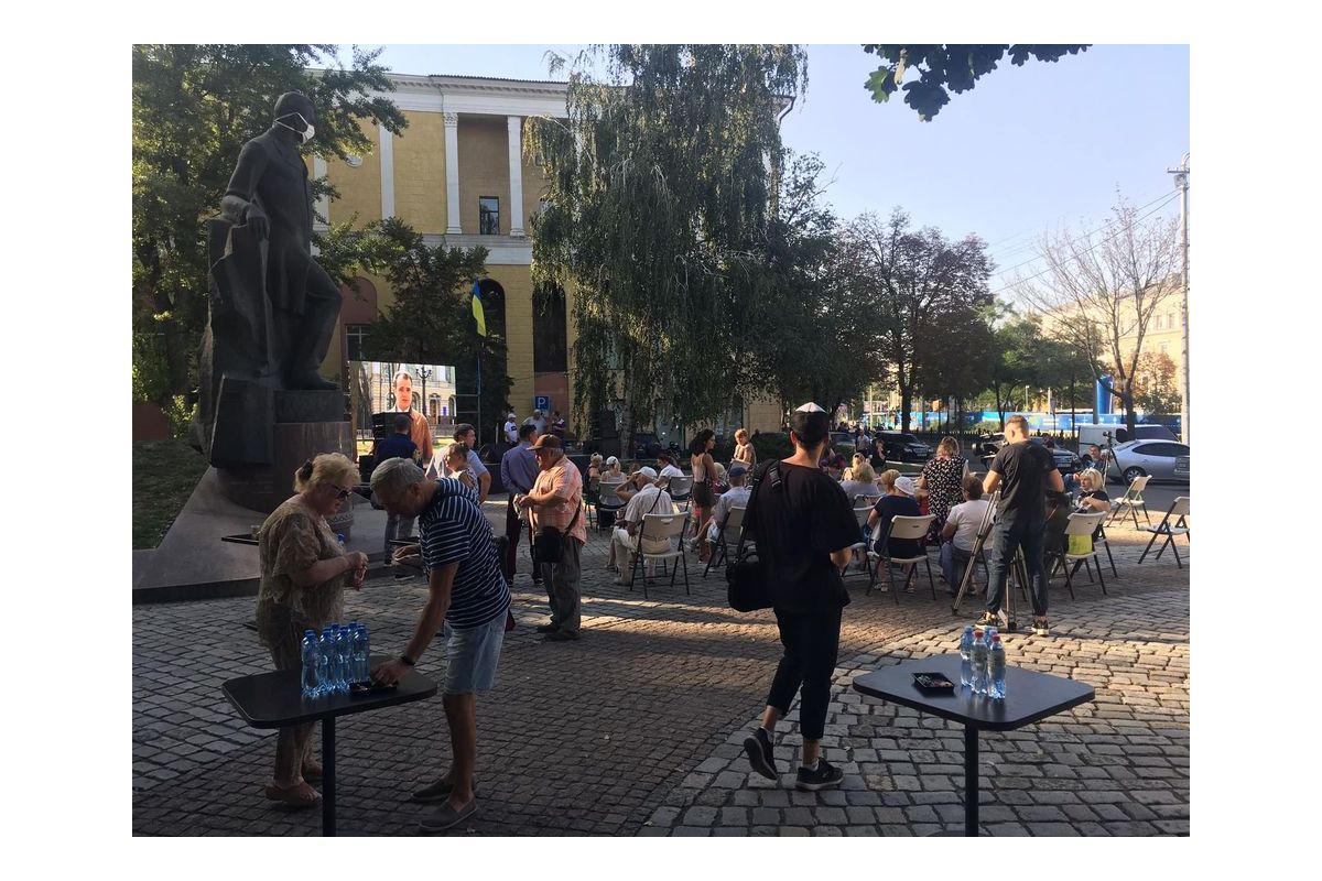У Дніпрі відсвяткували день народження Олександра Поля У Дніпрі відсвяткували день народження Олександра Поля