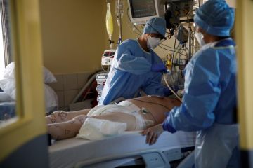 За добу в Україні заразилися коронавірусом 2430 осіб За добу в Україні заразилися коронавірусом 2430 осіб