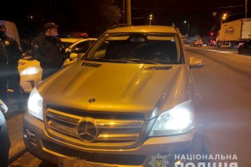 У Дніпрі затримали зловмисників, які викрали жінку У Дніпрі затримали зловмисників, які викрали жінку