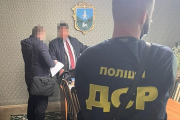 Главу Первомайской ОТГ задержали на взятке Главу Первомайской ОТГ задержали на взятке