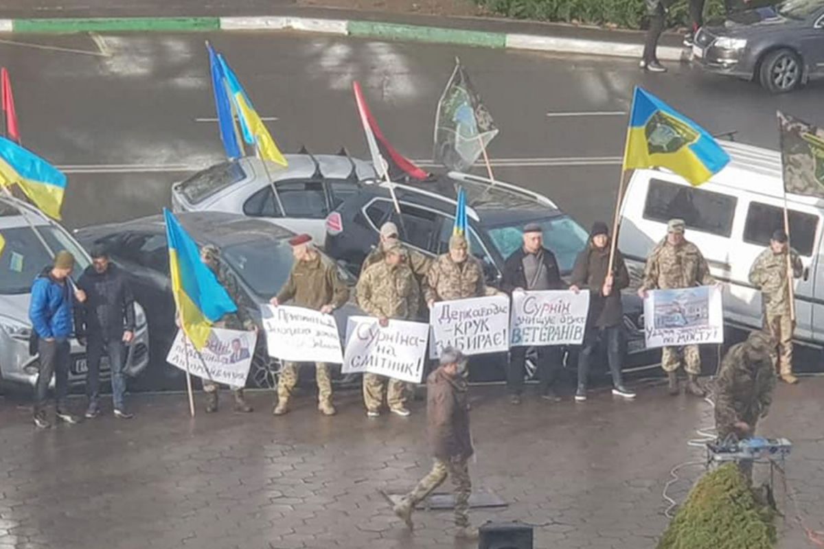 У Чорноморську мирний мітинг переріс у бійку У Чорноморську мирний мітинг переріс у бійку