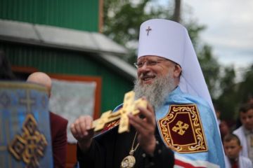 Глава Чернівецької УПЦ МП, у якого проходили обшуки СБУ, втік у Молдову Глава Чернівецької УПЦ МП, у якого проходили обшуки СБУ, втік у Молдову