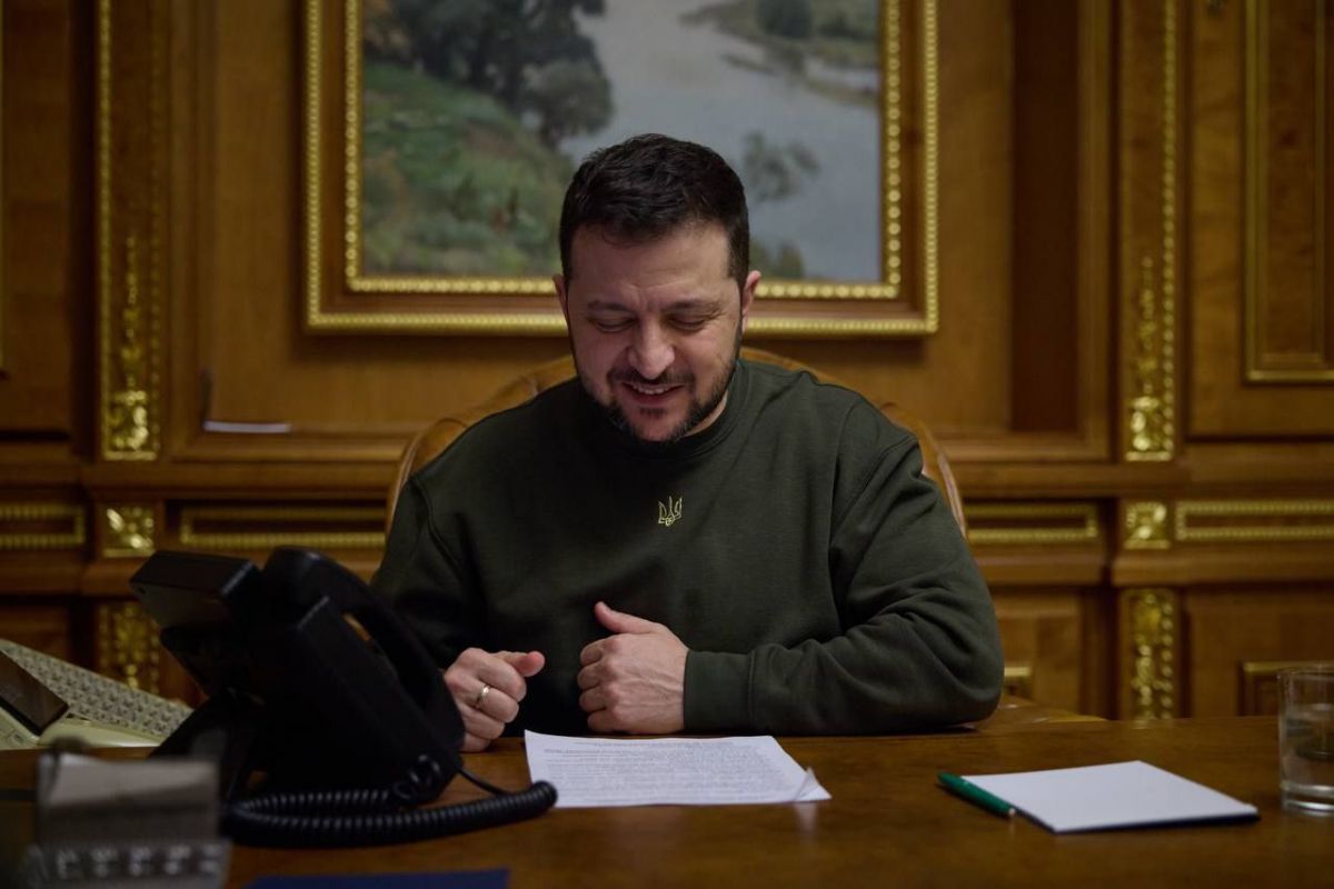 Зеленський провів тривалу і детальну розмову з Президентом Франції Еммануелем Макроном щодо поточної ситуації Зеленський провів тривалу і детальну розмову з Президентом Франції Еммануелем Макроном щодо поточної ситуації