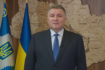 "Нужно защитить людей не только от пуль, но и от пропагандистского яда". Аваков записал видеообращение в поддержку санкций "Нужно защитить людей не только от пуль, но и от пропагандистского яда". Аваков записал видеообращение в поддержку санкций