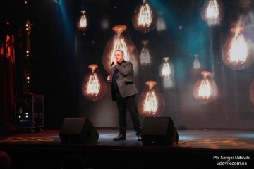 Відомий продюсер і вже співак Ігор Мізрах запалив серця жінок прем’єрою нової  пісні «Кардіограми». Відомий продюсер і вже співак Ігор Мізрах запалив серця жінок прем’єрою нової  пісні «Кардіограми».