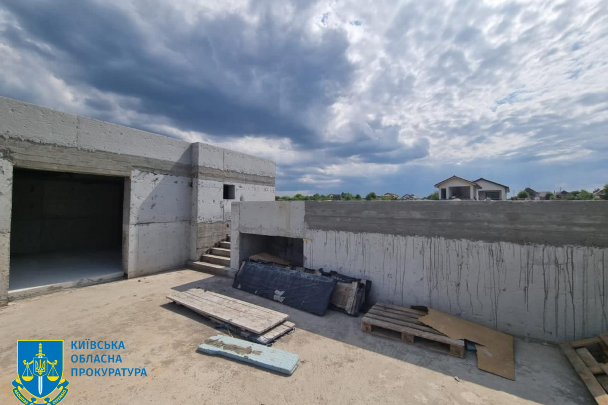 Самовільно зайняв земельну ділянку на березі річки Рось та розпочав на ній будівництво – судитимуть мешканця Київщини Самовільно зайняв земельну ділянку на березі річки Рось та розпочав на ній будівництво – судитимуть мешканця Київщини