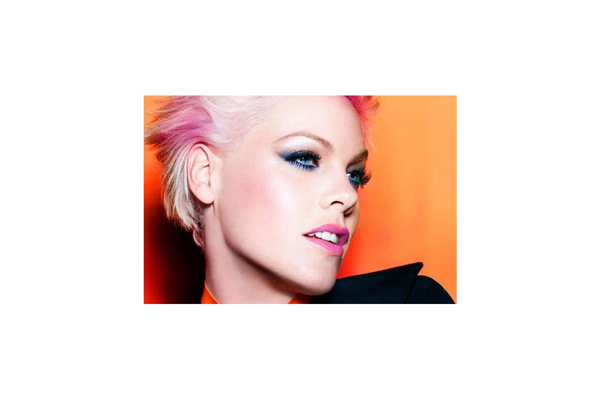 Співачка Pink вилікувалася від коронавірусу й після одужання виділила по 500 тисяч доларів у фонди для допомоги у боротьбі з коронавірусом Співачка Pink вилікувалася від коронавірусу й після одужання виділила по 500 тисяч доларів у фонди для допомоги у боротьбі з коронавірусом