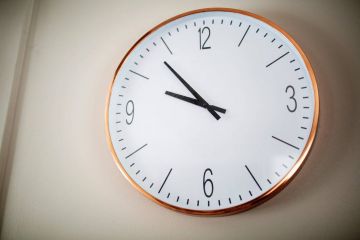 Російське вторгнення в Україну : У населених пунктах Броварського, Вишгородського та Бучанського районів продовжено комендантську годину до 06:00 7 квітня Російське вторгнення в Україну : У населених пунктах Броварського, Вишгородського та Бучанського районів продовжено комендантську годину до 06:00 7 квітня