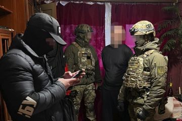 СБУ затримала російського агента, який «полював» за українською авіацією на Дніпропетровщині СБУ затримала російського агента, який «полював» за українською авіацією на Дніпропетровщині