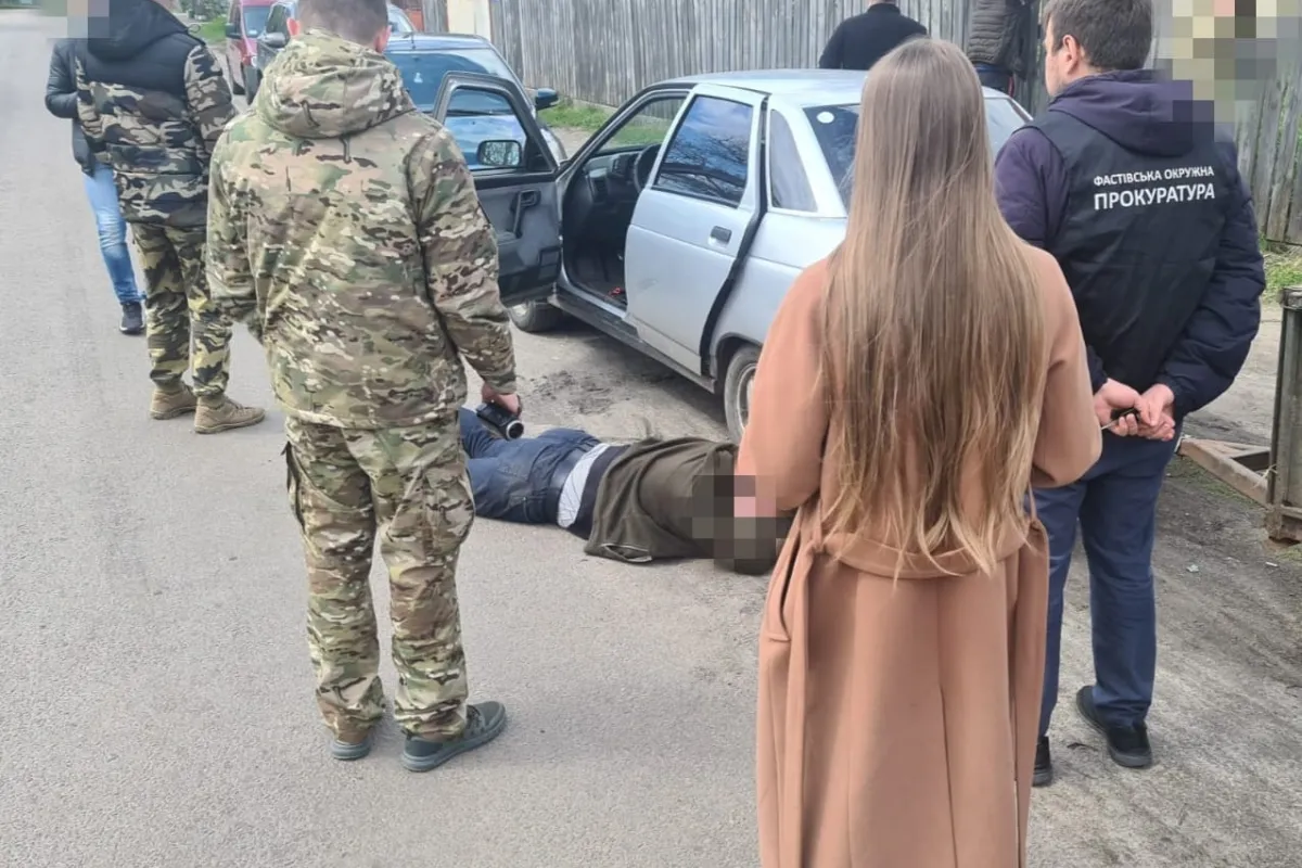 На Київщині затримано старосту села, який збував місцевим мешканцям амфетамін 