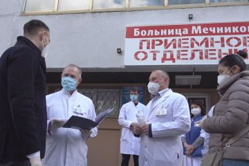 Петровський Олександр Володимирович: провідні лікарні Дніпра отримали благодійну допомогу для боротьби з корона вірусом Петровський Олександр Володимирович: провідні лікарні Дніпра отримали благодійну допомогу для боротьби з корона вірусом