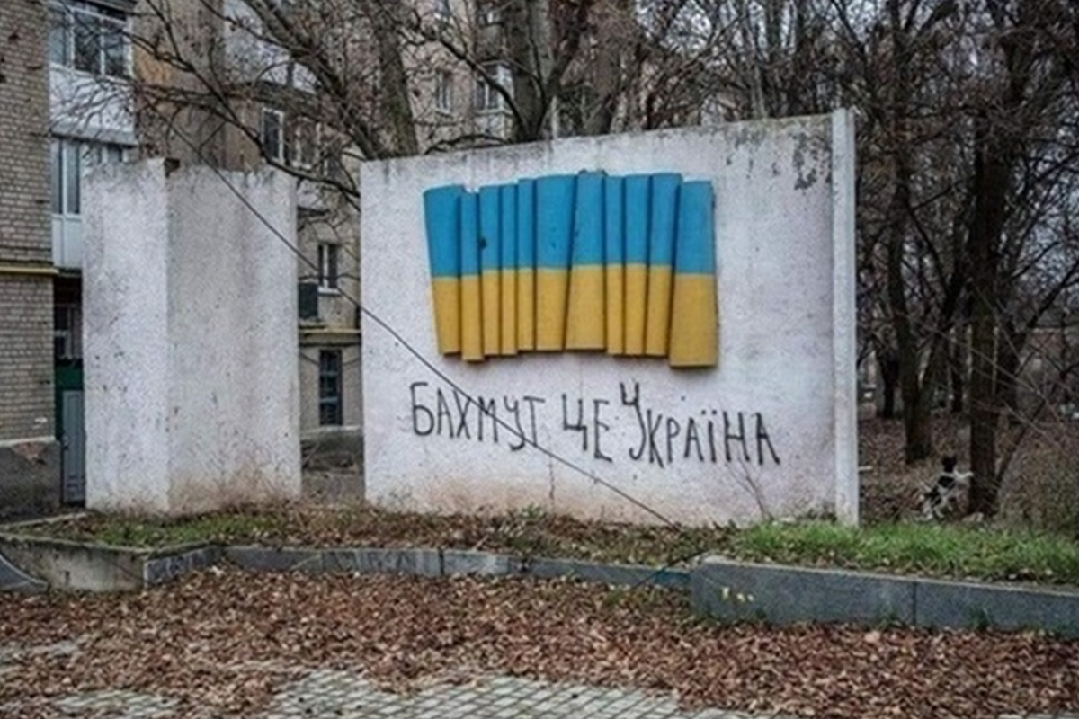 ЗСУ втратили під Бахмутом у 7,5 разів менше людей, ніж росіяни ЗСУ втратили під Бахмутом у 7,5 разів менше людей, ніж росіяни