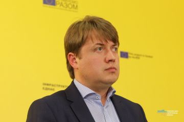 Президент «легалізував» всі схематози Геруса і КО в енергетиці - депутат Президент «легалізував» всі схематози Геруса і КО в енергетиці - депутат