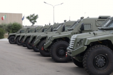 Вперше в Україні: фонд Порошенка разом з волонтерами купують партію нових бронемашин італійського виробництва для десантників Вперше в Україні: фонд Порошенка разом з волонтерами купують партію нових бронемашин італійського виробництва для десантників