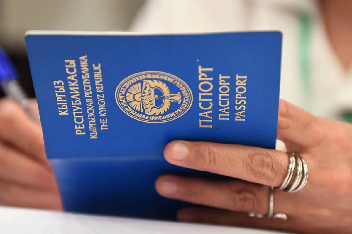 У Киргизстані дозволили по матері замість по батькові У Киргизстані дозволили по матері замість по батькові