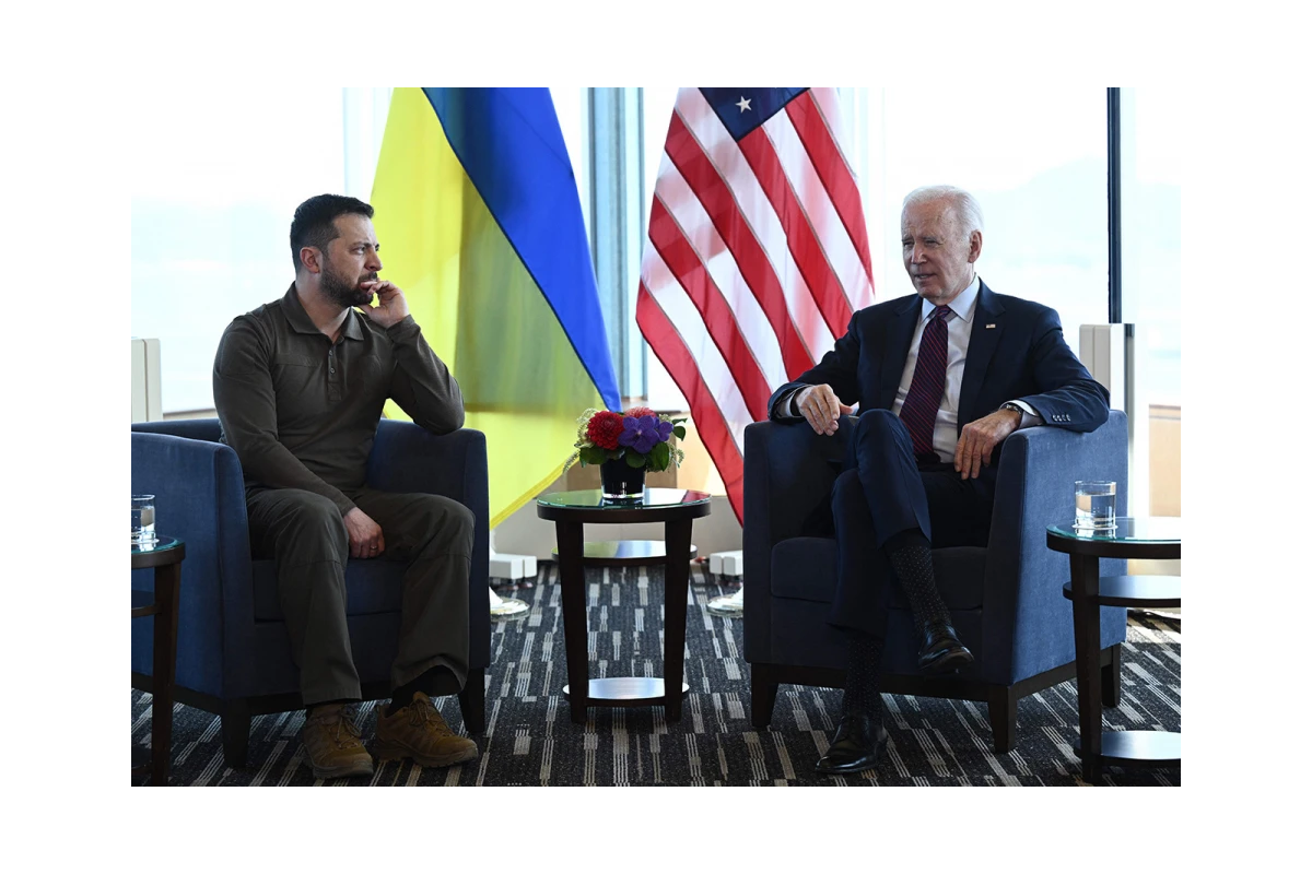 Зеленський закликав Байдена негайно запросити Україну до НАТО, – CNN Зеленський закликав Байдена негайно запросити Україну до НАТО, – CNN