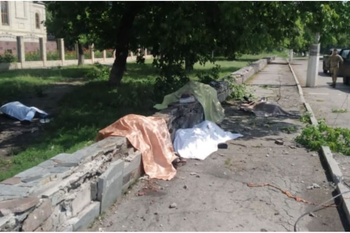 8 людей загинуло в Торецьку від обстрілів рашистів 8 людей загинуло в Торецьку від обстрілів рашистів