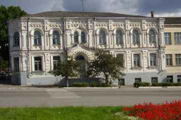 Знову дистанційне навчання: через коронавірус зачиняють школу під Києвом Знову дистанційне навчання: через коронавірус зачиняють школу під Києвом