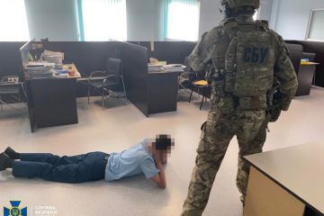 СБУ викрила корупційну схему на митниці Львівщини, через яку державі завдано збитки на понад 90 мільйонів гривень (відео) СБУ викрила корупційну схему на митниці Львівщини, через яку державі завдано збитки на понад 90 мільйонів гривень (відео)