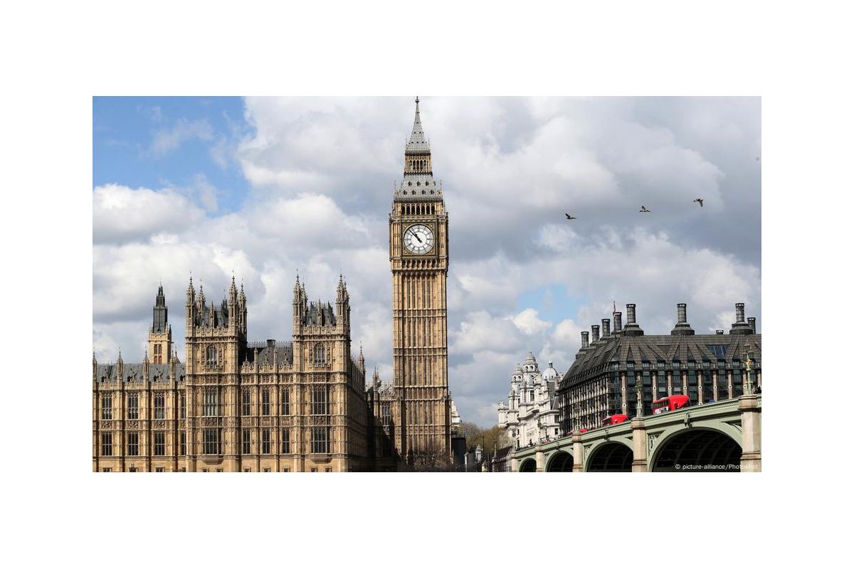 Британія наклала санкції на матір Кадирова і фонд Кадирова Британія наклала санкції на матір Кадирова і фонд Кадирова