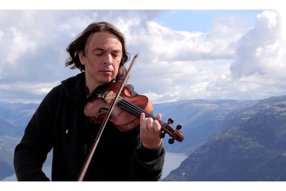 СВЯТОСЛАВ КОНДРАТІВ. ТУР МЕТЕОРА. СВІТ ОЧИМА СКРИПАЛЯ СВЯТОСЛАВ КОНДРАТІВ. ТУР МЕТЕОРА. СВІТ ОЧИМА СКРИПАЛЯ