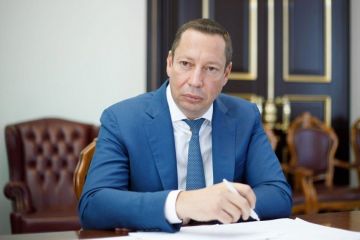 Кирилл Шевченко разрешил подчиненным отужинать за деньги Нацбанка в фешенебельном ресторане Киева на 35 тыс. грн Кирилл Шевченко разрешил подчиненным отужинать за деньги Нацбанка в фешенебельном ресторане Киева на 35 тыс. грн