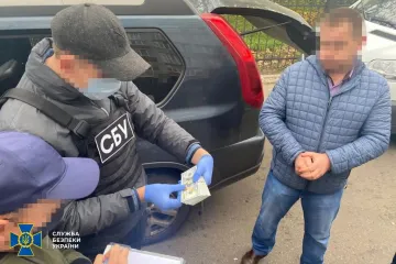 ​СБУ затримала на хабарі голову Чернігівської райдержадміністрації (відео)
