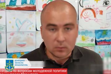 Годують обіцянками та вчать молодь за нормами квазіреспубліки - заочно судитимуть ще двох колаборантів з Донеччини, серед яких і діюча депутатка Годують обіцянками та вчать молодь за нормами квазіреспубліки - заочно судитимуть ще двох колаборантів з Донеччини, серед яких і діюча депутатка