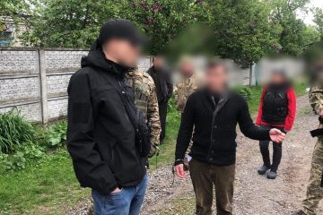 Здав учасників місцевої самооборони окупантам – мешканця Київщини засуджено до 15 років позбавлення волі за держзраду      Здав учасників місцевої самооборони окупантам – мешканця Київщини засуджено до 15 років позбавлення волі за держзраду