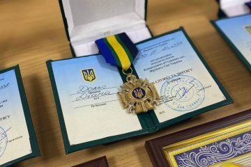 НАПЕРЕДОДНІ СВЯТА НАПЕРЕДОДНІ СВЯТА