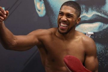 Энтони Джошуа готовится к реваншу с Усиком под присмотром Мейвезера Энтони Джошуа готовится к реваншу с Усиком под присмотром Мейвезера