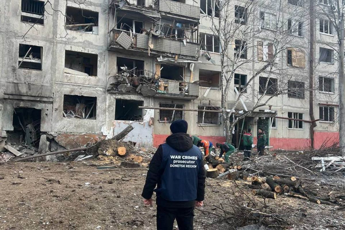 Через обстріл окупантами багатоповерхівки у Дружківці поранено п’ятьох осіб – розпочато розслідування Через обстріл окупантами багатоповерхівки у Дружківці поранено п’ятьох осіб – розпочато розслідування