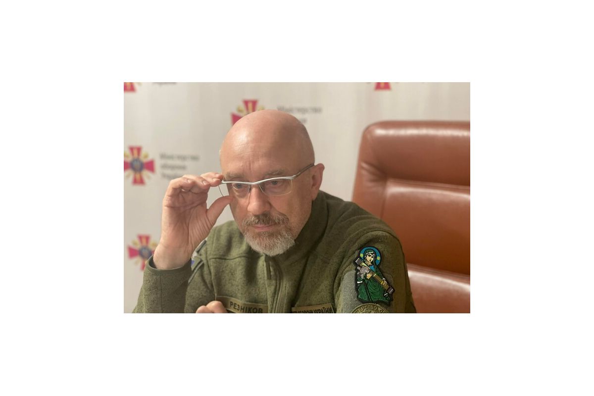 Міністр оборони України Олексій Резніков на пресконференції у неділю 5 лютого, коментуючи чутки про начебто можливу відставку, повідомив, що зробив багато і продовжить робити все можливе для перемоги України Міністр оборони України Олексій Резніков на пресконференції у неділю 5 лютого, коментуючи чутки про начебто можливу відставку, повідомив, що зробив багато і продовжить робити все можливе для перемоги України